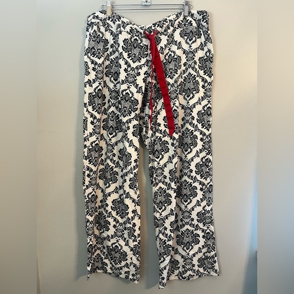 Soma Embraceable Long Sleeve Pajama Set in Damsel Ivory Size L - Picture 5 of 16